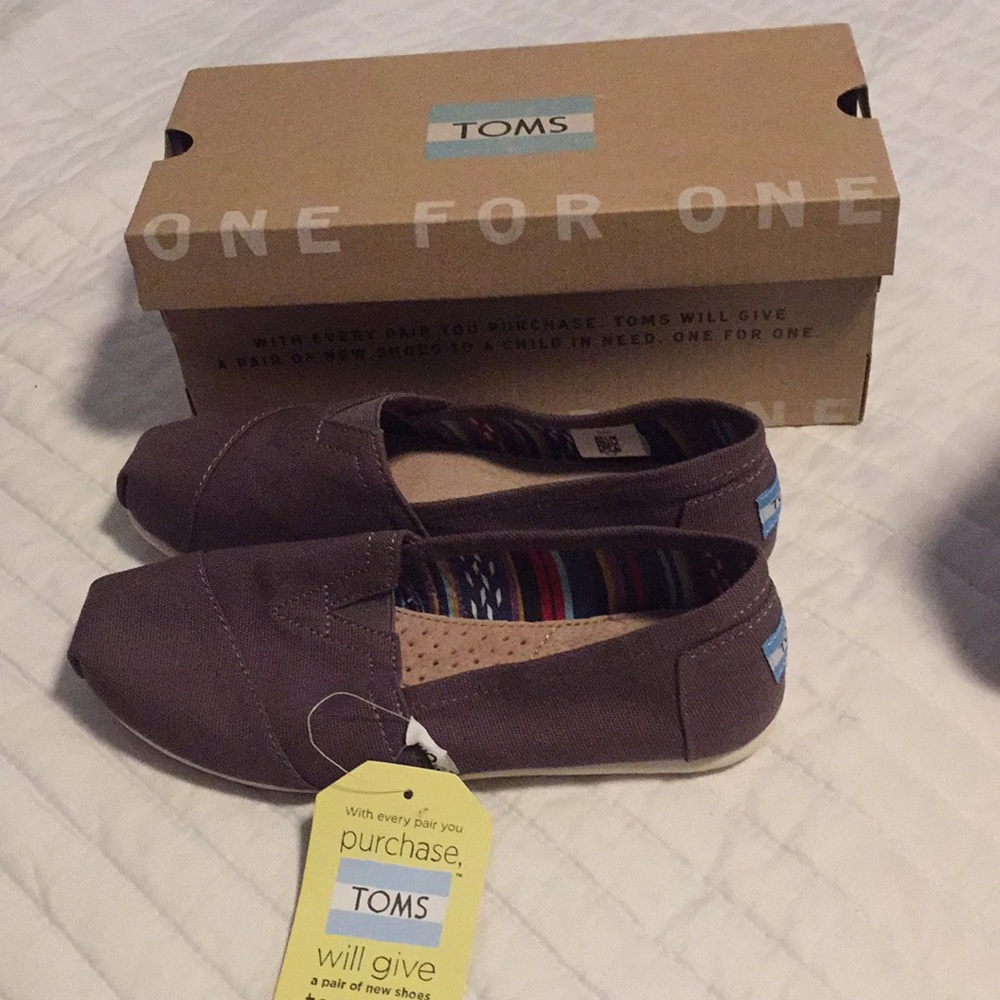 Toms Ash Canvas Classics (NWT)